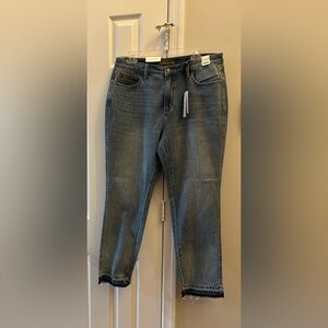 Judy Blue Mid Rise Boyfriend Fit Jeans